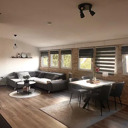 Gemuetliche & Voll Ausgestattete Stadtwohnung *