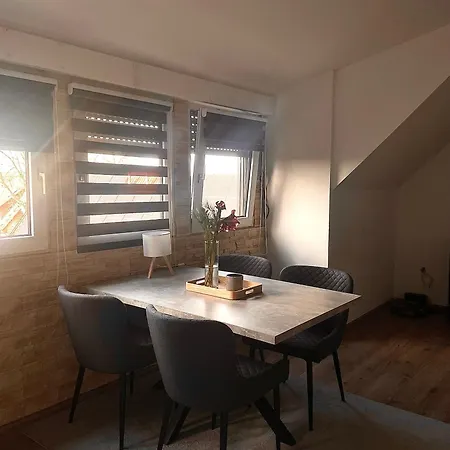 Gemuetliche & Voll Ausgestattete Stadtwohnung *